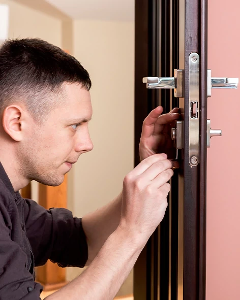 : Professional Locksmith For Commercial And Residential Locksmith Services in Miami Beach, FL