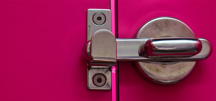 Childproof Gate Lock in Miami Beach, Florida