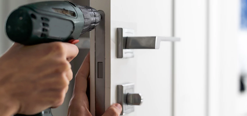 Locksmith For Lock Replacement Near Me in Miami Beach, FL