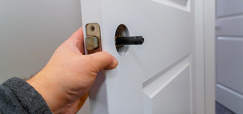 Nighttime Locksmith For Lock Repair in Miami Beach, FL