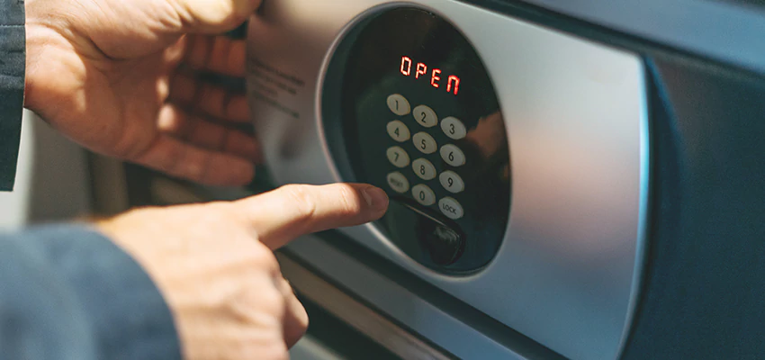 Cash Safe Openers in Miami Beach, Florida