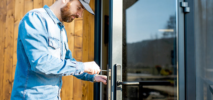 Frameless Glass Storefront Door Locks Replacement in Miami Beach, FL