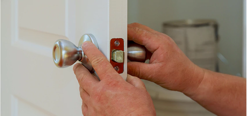 AAA Locksmiths For lock Replacement in Miami Beach, Florida