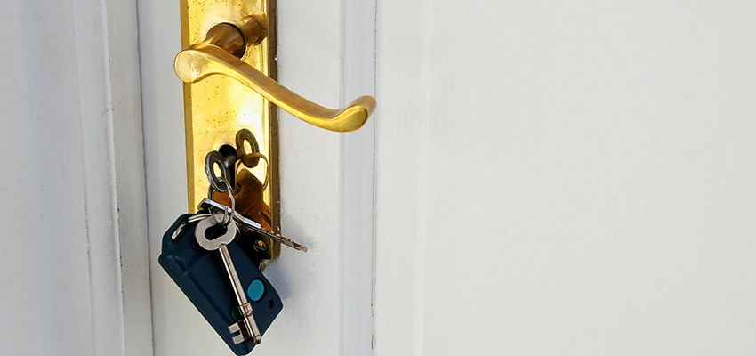 Broken Door Key Extraction in Miami Beach, FL